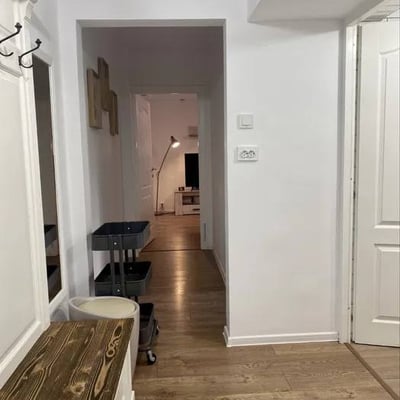 Аренда комфортной 3-комнатной квартиры с отдельной кухней, 55 м², район Инел 2, Констанца, Румыния